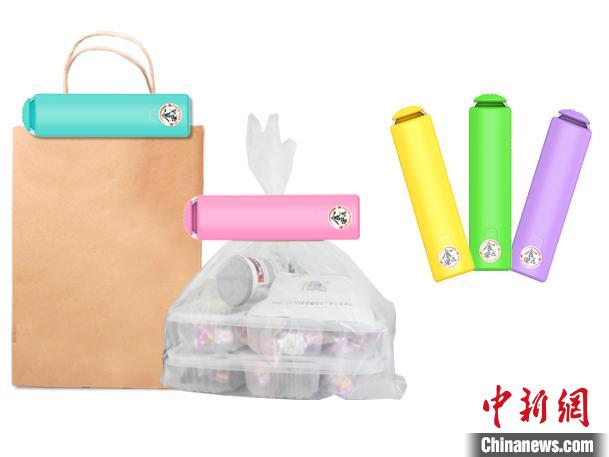 上海推广餐饮外卖使用“食安封签”。上海市市场监管局供图 上海推广餐饮外卖使用“食安封签”。上海市市场监管局供图